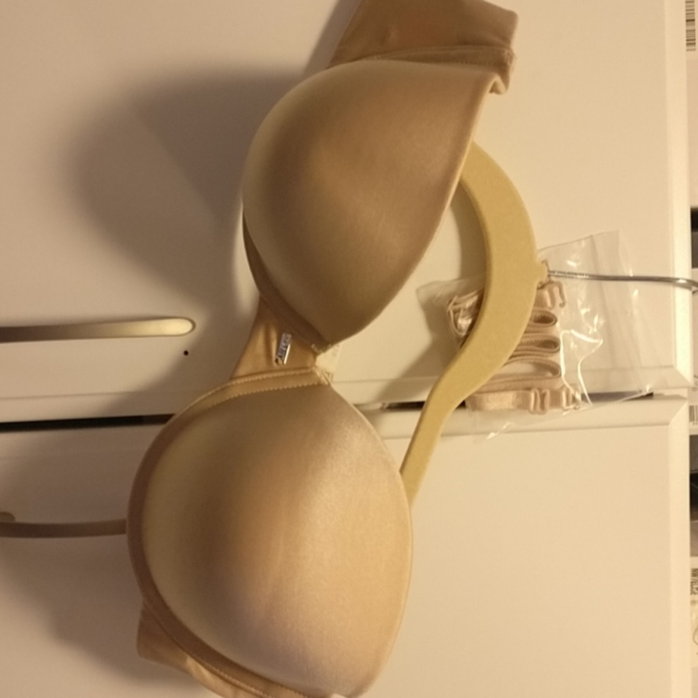 Nude strapless push up bra